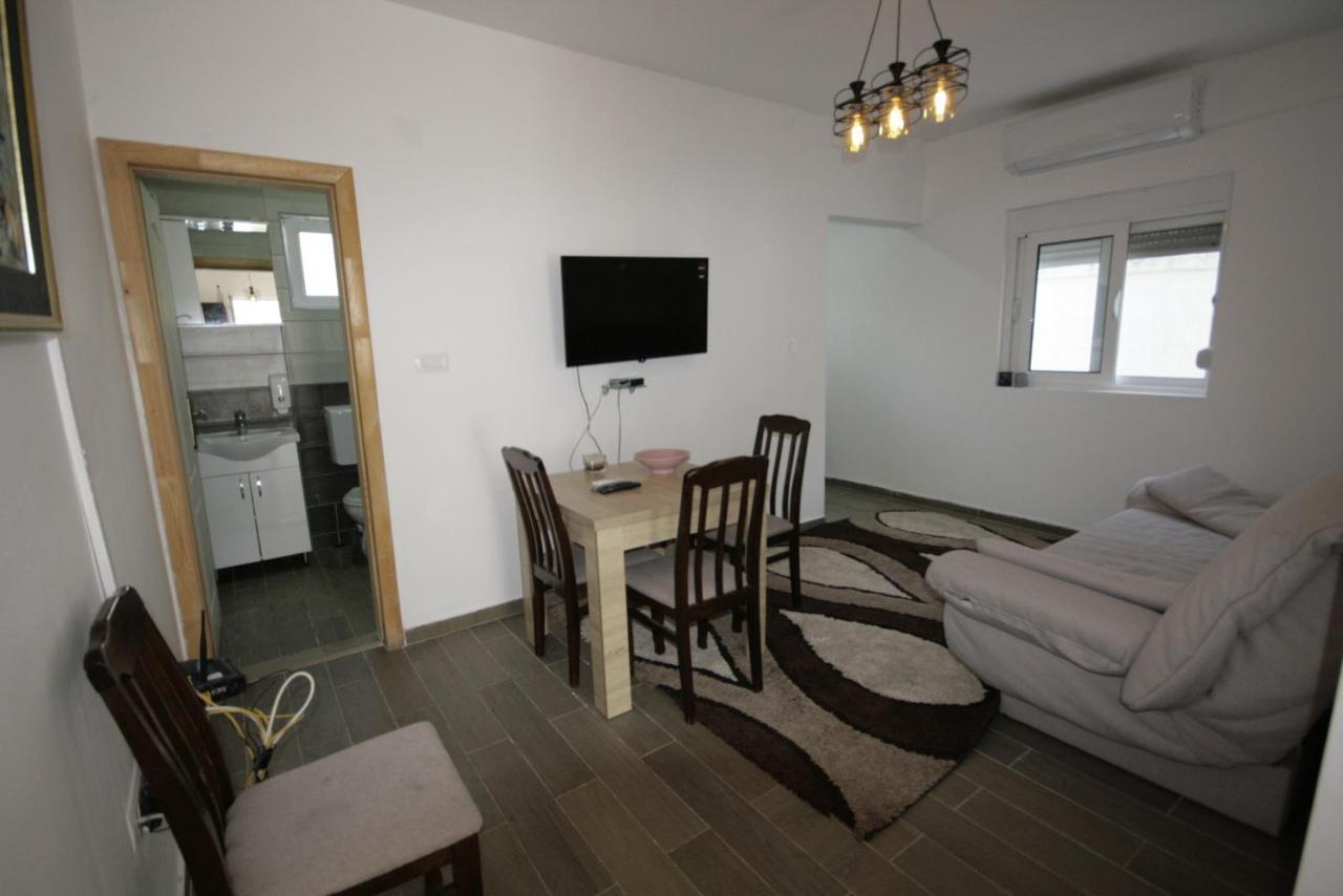Srdanovic Apartment Tivat